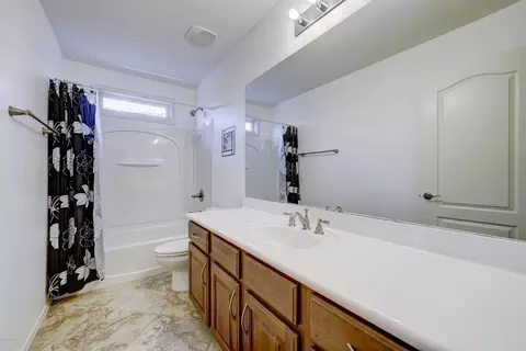 Bath - 970 S Henry Ln, Gilbert, AZ 85296 photo 4 of 5
