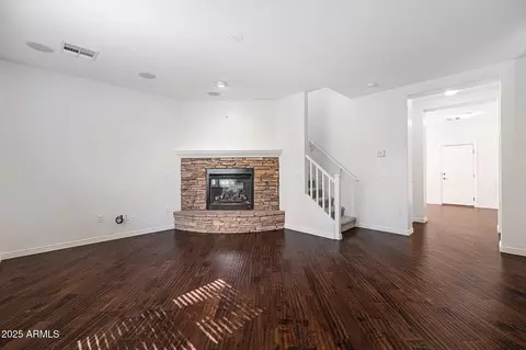 Living - 970 S Henry Ln, Gilbert, AZ 85296 photo 2 of 6