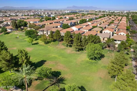View/Area - 970 S Henry Ln, Gilbert, AZ 85296 photo 3 of 5