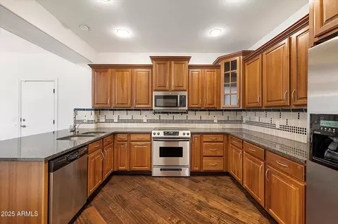 Kitchen - 970 S Henry Ln, Gilbert, AZ 85296 photo 2 of 4