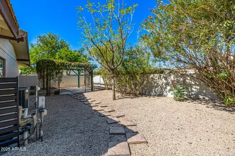Exterior - 28 E Winged Foot Rd, Phoenix, AZ 85022 photo 12 of 14