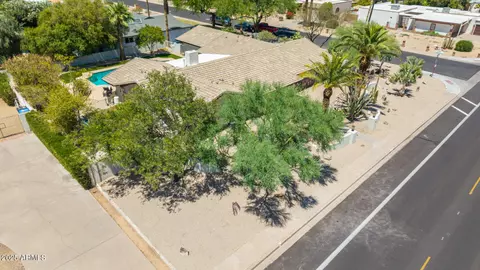 View/Area - 28 E Winged Foot Rd, Phoenix, AZ 85022 photo 9 of 10