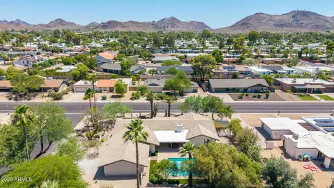 View/Area - 28 E Winged Foot Rd, Phoenix, AZ 85022 photo 7 of 10