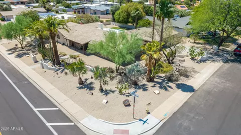 View/Area - 28 E Winged Foot Rd, Phoenix, AZ 85022 photo 1 of 10