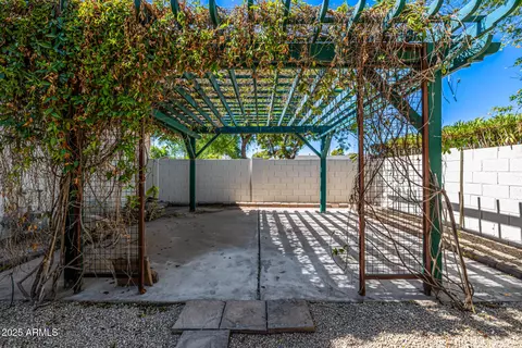 Exterior - 28 E Winged Foot Rd, Phoenix, AZ 85022 photo 13 of 14
