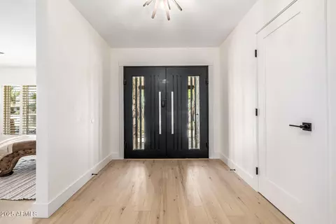 Entry Way - 28 E Winged Foot Rd, Phoenix, AZ 85022 photo 2 of 2