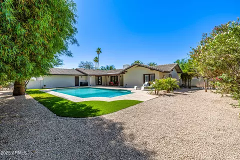 Exterior - 28 E Winged Foot Rd, Phoenix, AZ 85022 photo 11 of 14