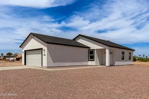 15891 S Malibu Rd, Arizona City, AZ 85123