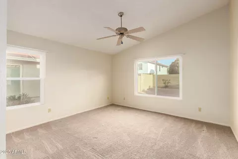 3443 E Wickieup Ln, Phoenix, AZ 85050 photo 11