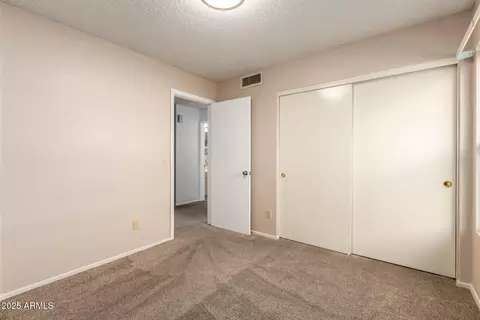 3443 E Wickieup Ln, Phoenix, AZ 85050 photo 17