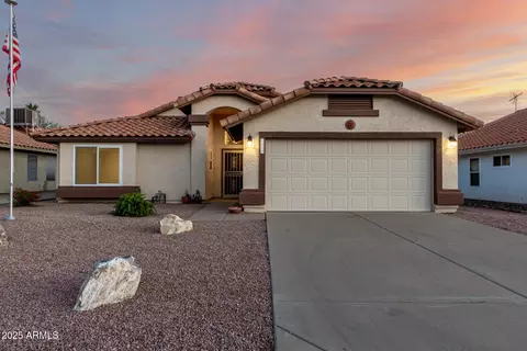 3443 E Wickieup Ln, Phoenix, AZ 85050 photo 2