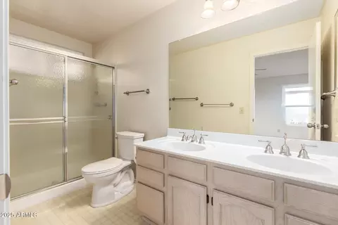 3443 E Wickieup Ln, Phoenix, AZ 85050 photo 12