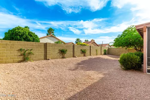 3443 E Wickieup Ln, Phoenix, AZ 85050 photo 24