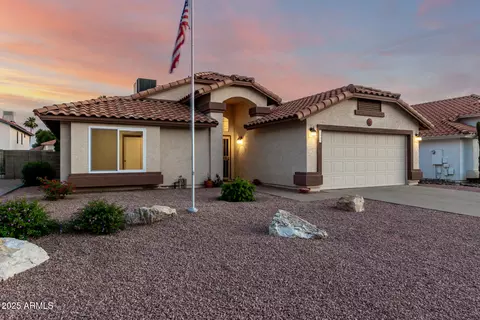 3443 E Wickieup Ln, Phoenix, AZ 85050