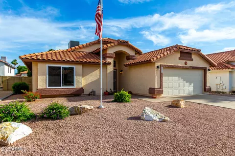 3443 E Wickieup Ln, Phoenix, AZ 85050 photo 4
