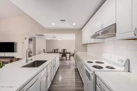 Kitchen - 2929 E Broadway Rd #30, Mesa, AZ 85204 photo 5 of 5