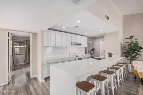Kitchen - 2929 E Broadway Rd #30, Mesa, AZ 85204 photo 3 of 5