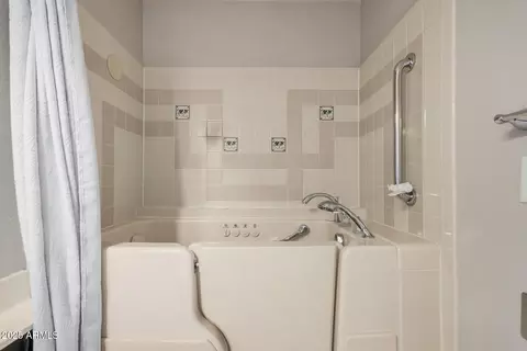 Bath - 2929 E Broadway Rd #30, Mesa, AZ 85204 photo 4 of 4