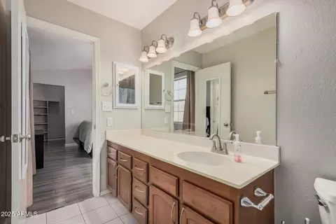 Bath - 2929 E Broadway Rd #30, Mesa, AZ 85204 photo 1 of 4