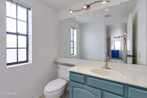 Bath - 3315 E Taro Ln, Phoenix, AZ 85050 photo 1 of 3