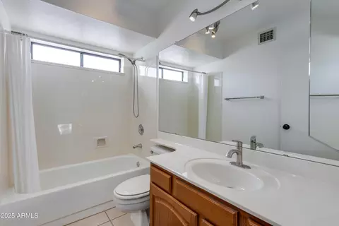 Bath - 3315 E Taro Ln, Phoenix, AZ 85050 photo 3 of 3