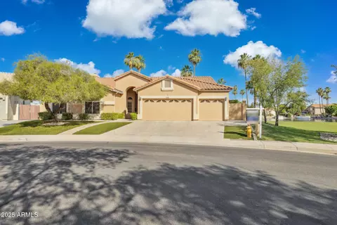 1241 W Lobster Trap Dr, Gilbert, AZ 85233