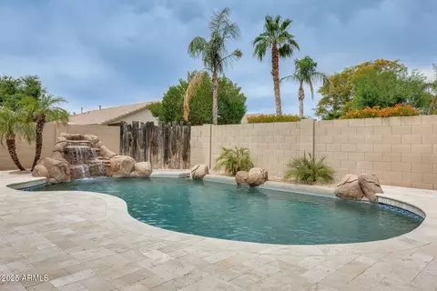 Exterior - 4041 W Hackamore Dr, Phoenix, AZ 85083 photo 11 of 18