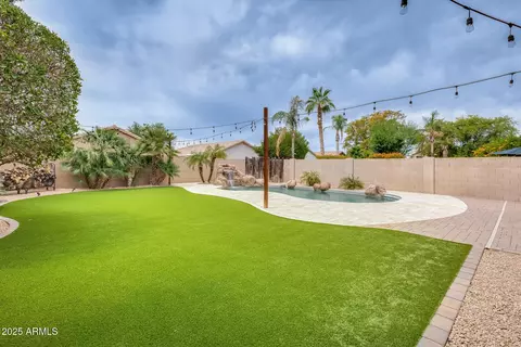 Exterior - 4041 W Hackamore Dr, Phoenix, AZ 85083 photo 9 of 18