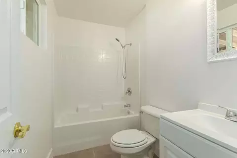 Bath - 1408 E Orange St, Tempe, AZ 85281 photo 1 of 1