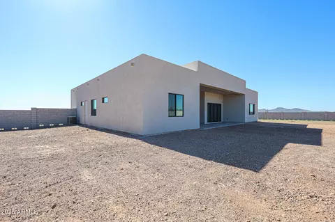 Exterior - 1904 E Creek Canyon Rd, Phoenix, AZ 85086 photo 3 of 7