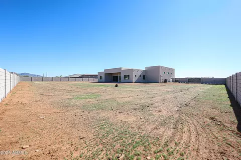 Exterior - 1904 E Creek Canyon Rd, Phoenix, AZ 85086 photo 6 of 7
