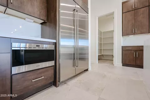 Kitchen - 1904 E Creek Canyon Rd, Phoenix, AZ 85086 photo 11 of 17