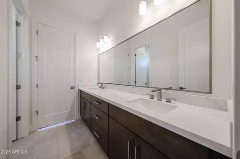Bath - 1904 E Creek Canyon Rd, Phoenix, AZ 85086 photo 9 of 11