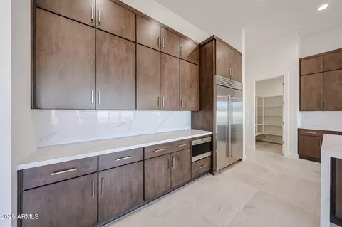 Kitchen - 1904 E Creek Canyon Rd, Phoenix, AZ 85086 photo 1 of 17