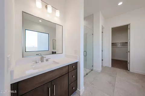Bath - 1904 E Creek Canyon Rd, Phoenix, AZ 85086 photo 2 of 11