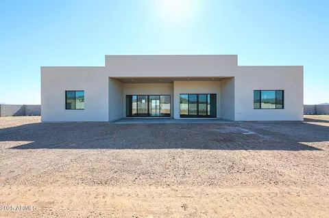 Exterior - 1904 E Creek Canyon Rd, Phoenix, AZ 85086 photo 1 of 7