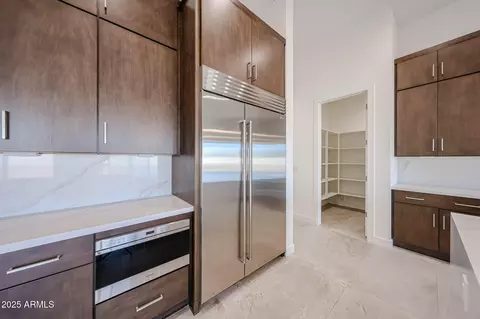 Kitchen - 1904 E Creek Canyon Rd, Phoenix, AZ 85086 photo 2 of 17
