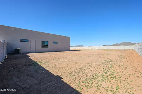 Exterior - 1904 E Creek Canyon Rd, Phoenix, AZ 85086 photo 4 of 7