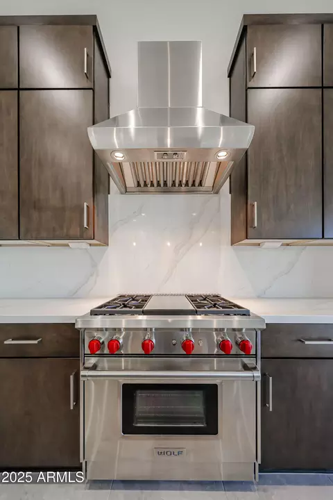 Kitchen - 1904 E Creek Canyon Rd, Phoenix, AZ 85086 photo 13 of 17