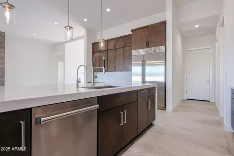 Kitchen - 1904 E Creek Canyon Rd, Phoenix, AZ 85086 photo 16 of 17