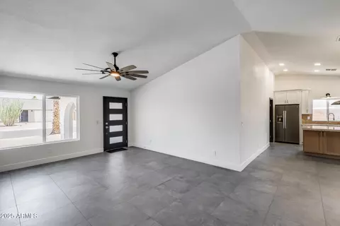 3011 E John Cabot Dr, Phoenix, AZ 85032 photo 6