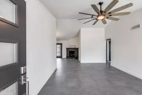 3011 E John Cabot Dr, Phoenix, AZ 85032 photo 4