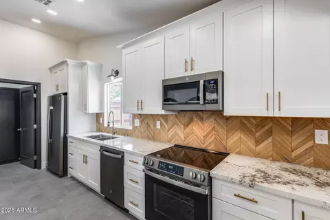 3011 E John Cabot Dr, Phoenix, AZ 85032 photo 18