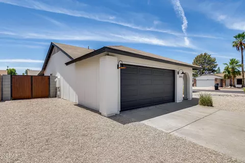 3011 E John Cabot Dr, Phoenix, AZ 85032 photo 3