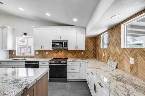 3011 E John Cabot Dr, Phoenix, AZ 85032 photo 17