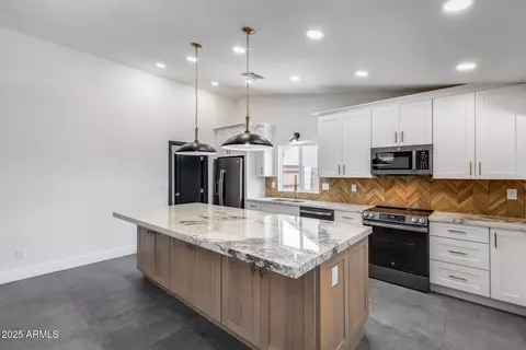 3011 E John Cabot Dr, Phoenix, AZ 85032 photo 11