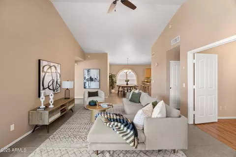 93 S Sandstone St, Gilbert, AZ 85296 photo 4