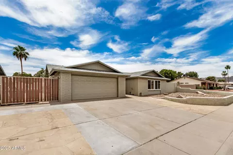 5101 E Toniko Dr, Phoenix, AZ 85044 photo 4