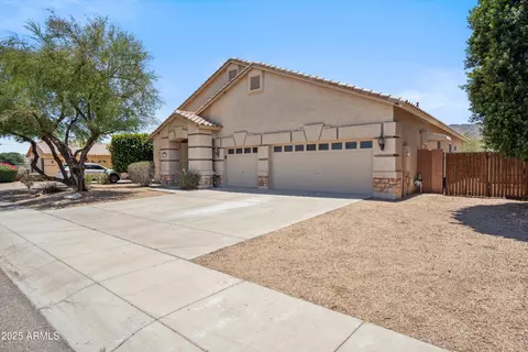 Exterior - 1029 E Ian Dr, Phoenix, AZ 85042 photo 3 of 10