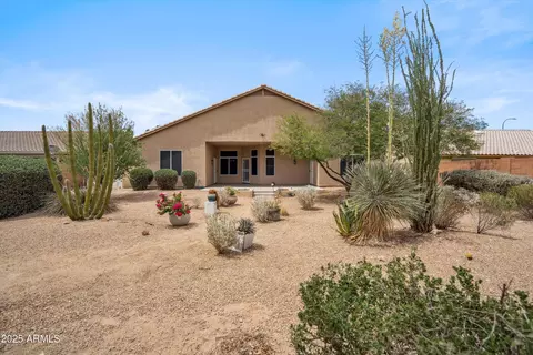 Exterior - 1029 E Ian Dr, Phoenix, AZ 85042 photo 5 of 10